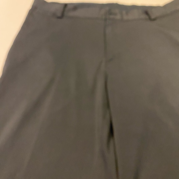 Nike. Golf Pants
Dry Fit - Picture 1 of 4